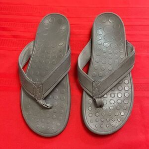 Vionic Men’s Grey Flip Flops Size 14